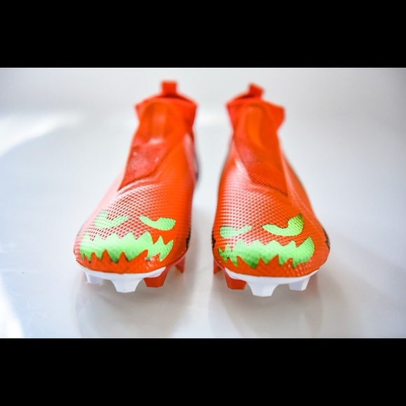 Jack O’Lanterns Custom Cleats - Picture 2 of 11